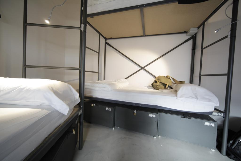 Traveller Box Hostel Seville Exterior photo