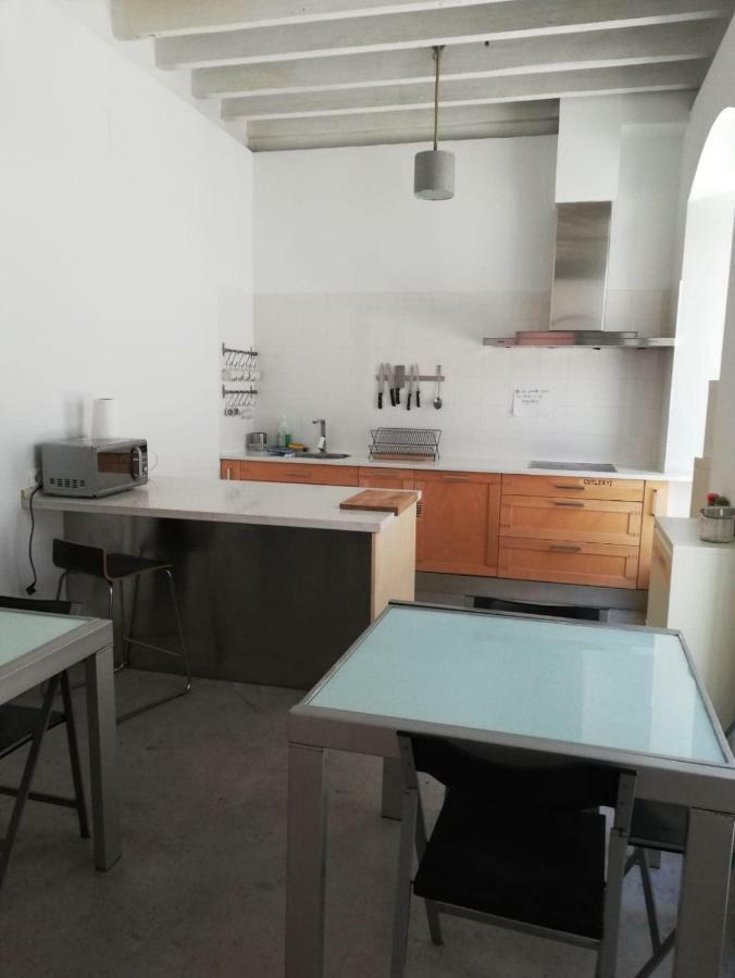 Traveller Box Hostel Seville Exterior photo